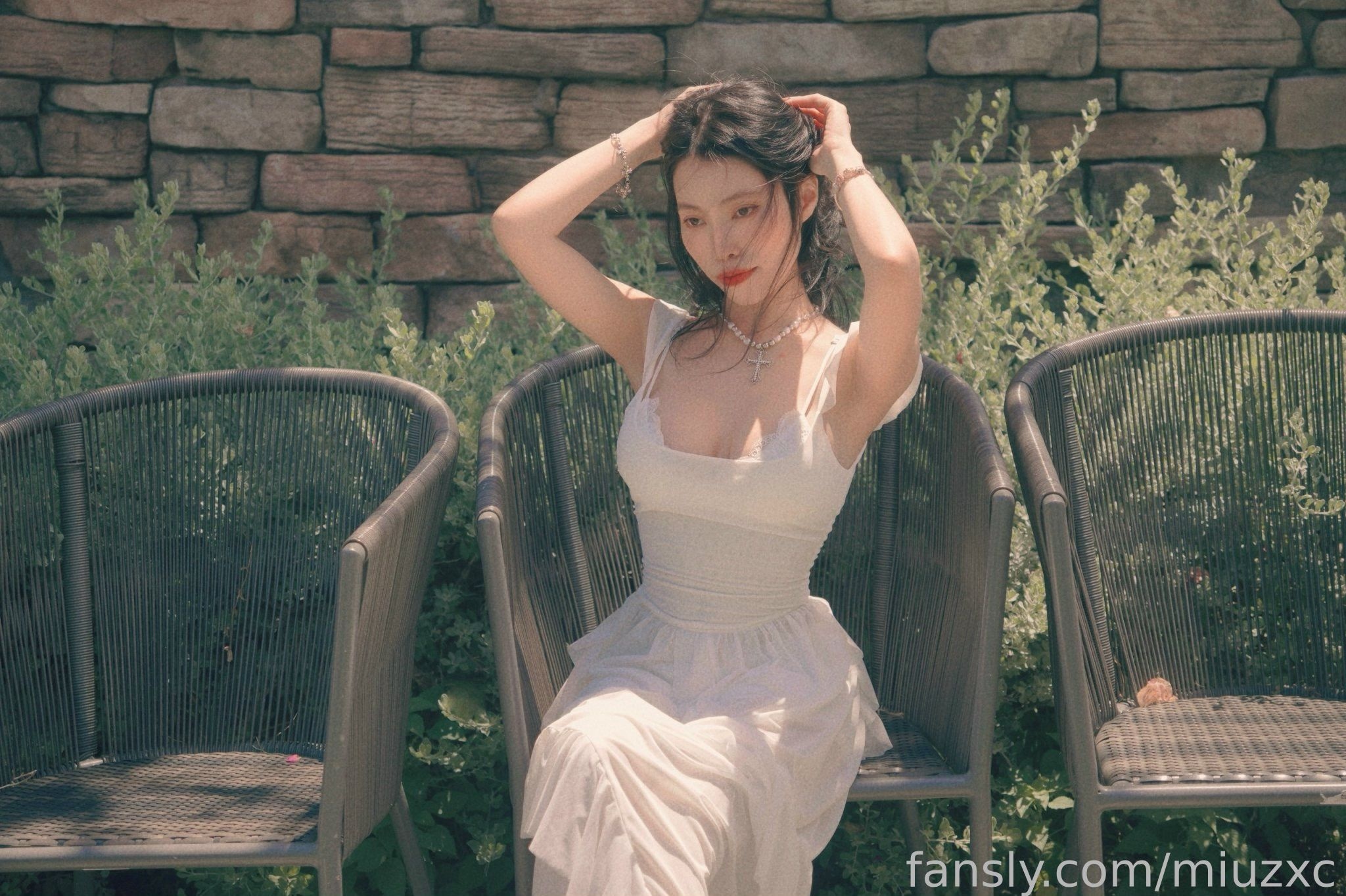 《Miuzxc_度假时和我的性感亚洲女友做爱 请再来点内射》最新高清在线播放封面图